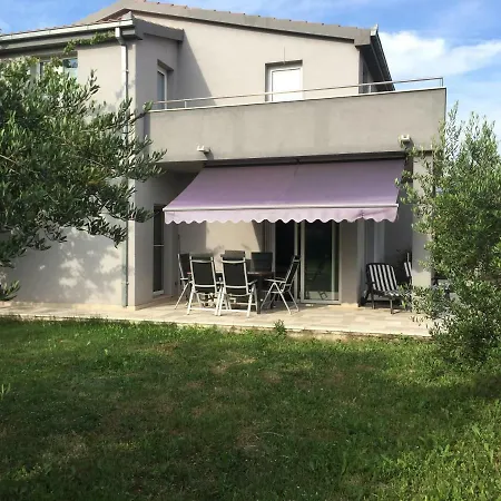 Barbara Villa Kastel Novi